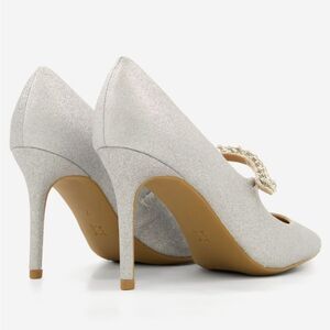 BRAND NEW BCBGeneration BRANDA JEWEL STRAP POINTED TOE WOMEN PUMP G1